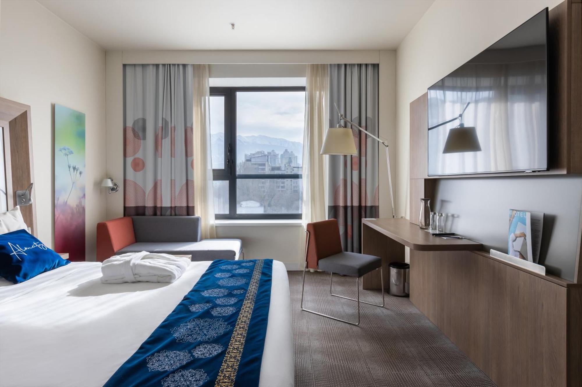 Novotel Almaty City Center Zewnętrze zdjęcie