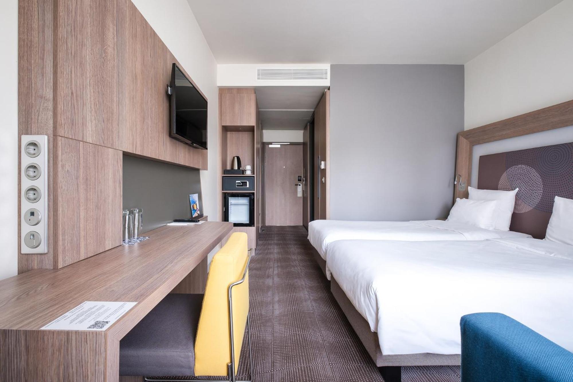 Novotel Almaty City Center Zewnętrze zdjęcie